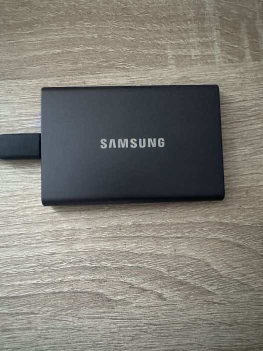 SSD 2Tb Samsung T7 . Майже новий