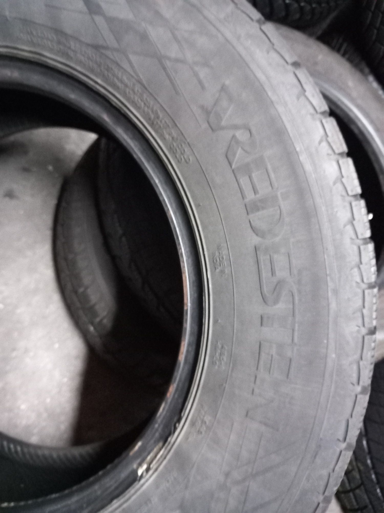 Opony używane 215/75/16c vredestein 2x6 mm