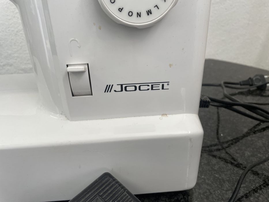 Maquina costura como nova