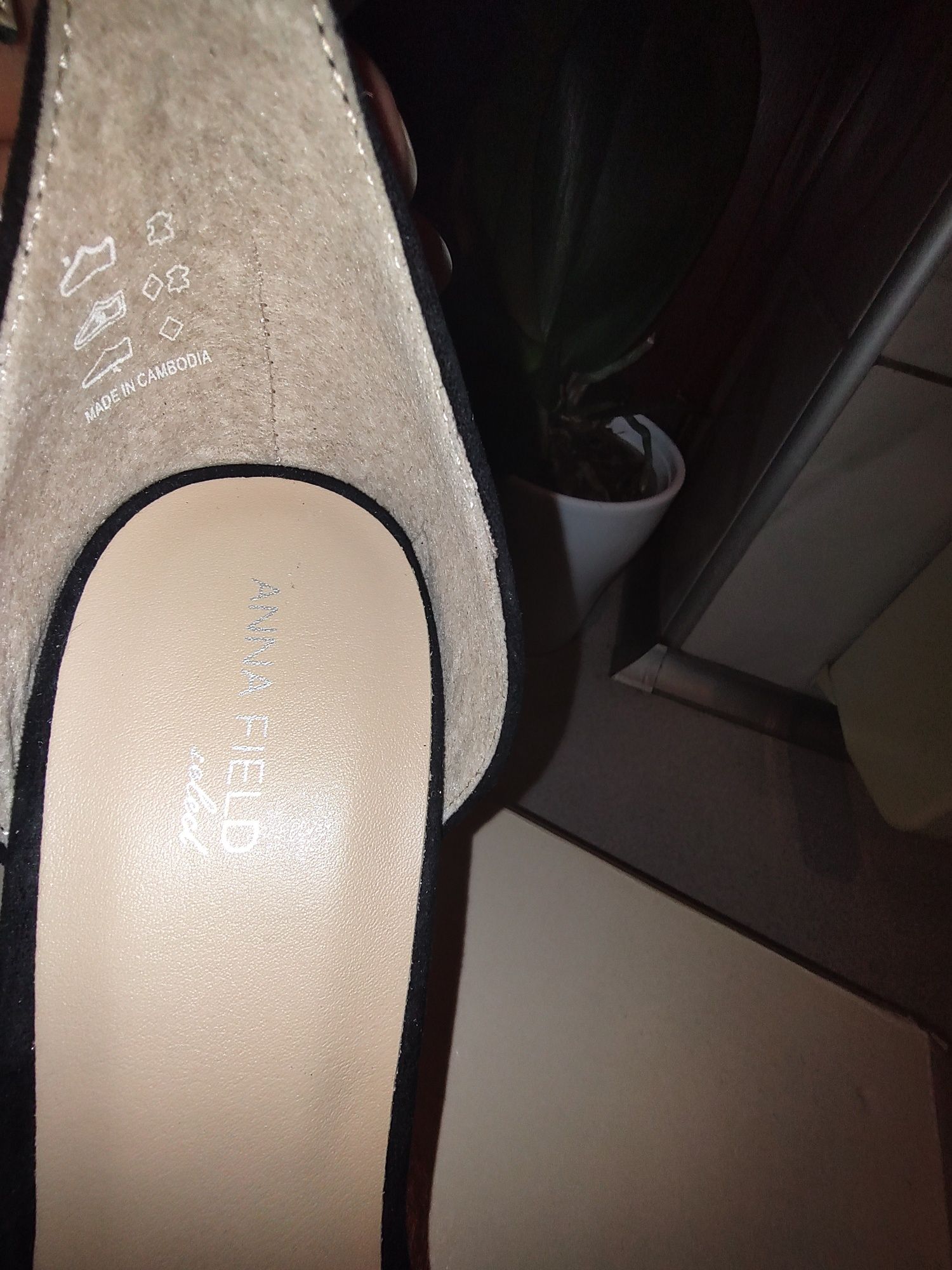 Buty firmy ,, Anna Field,, rozm.41