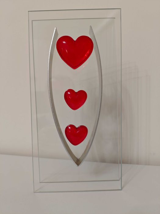 Продам вазу з сердечками