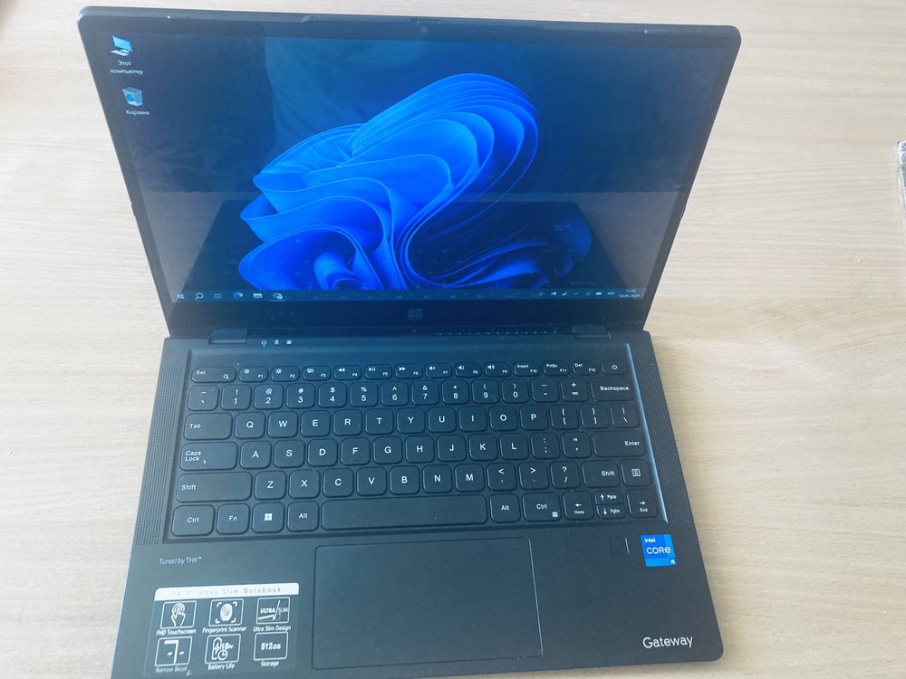 Ноутбук Gateway GWTC51427 i5-1235U/8GB RAM/512 ssd/Iris xe G7