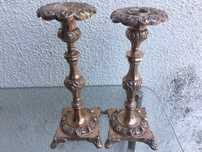 Par de candelabros em bronze
