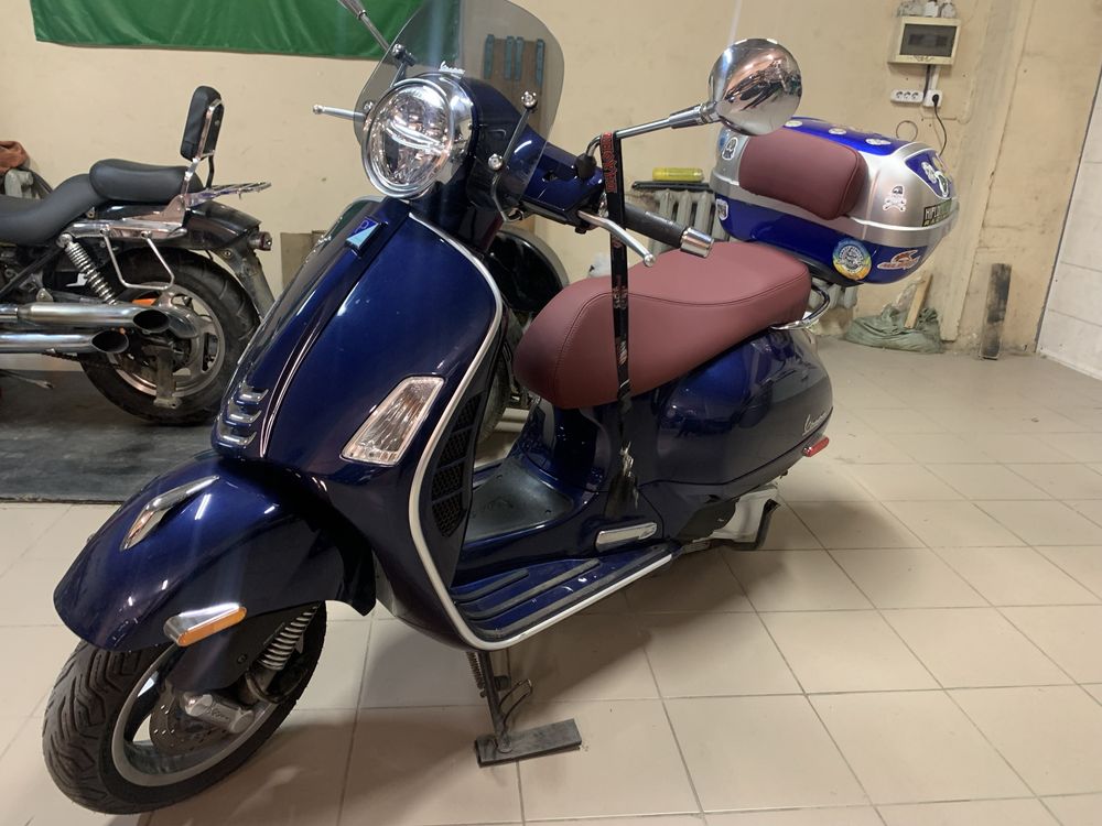 Vespa GTS 300 2020 рік