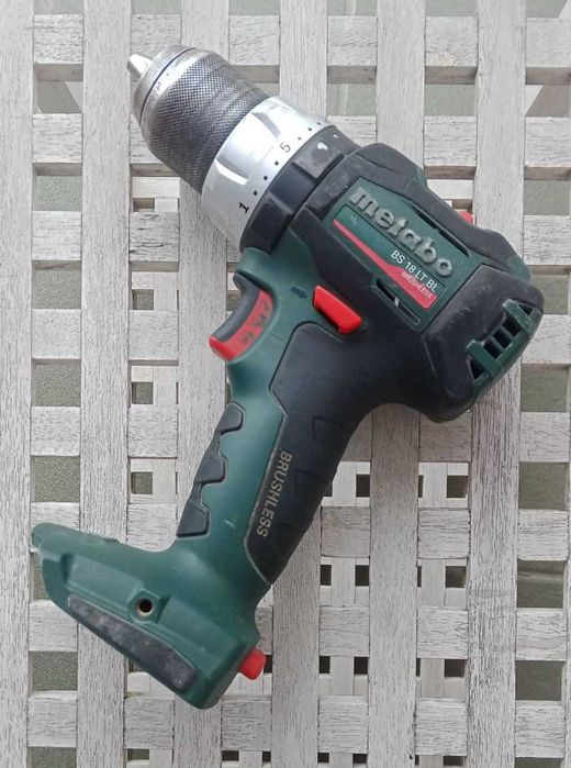 Акумуляторний безщітковий дриль-шуруповерт Metabo BS 18 LT BL