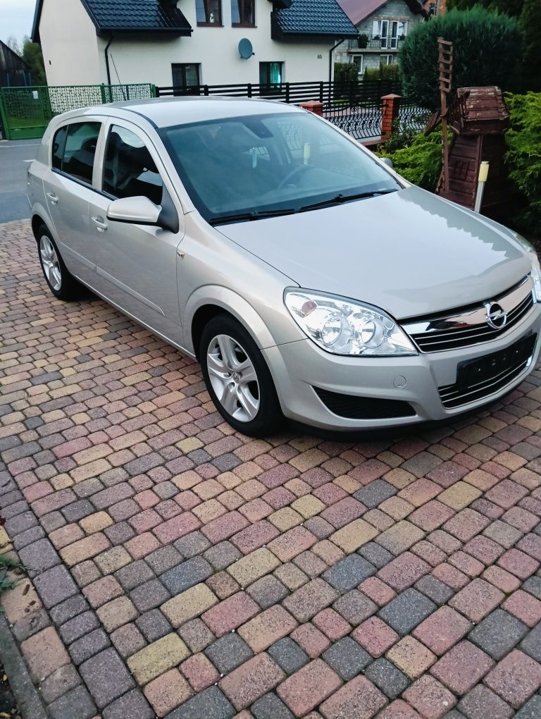 Samochód osobowy Opel Astra