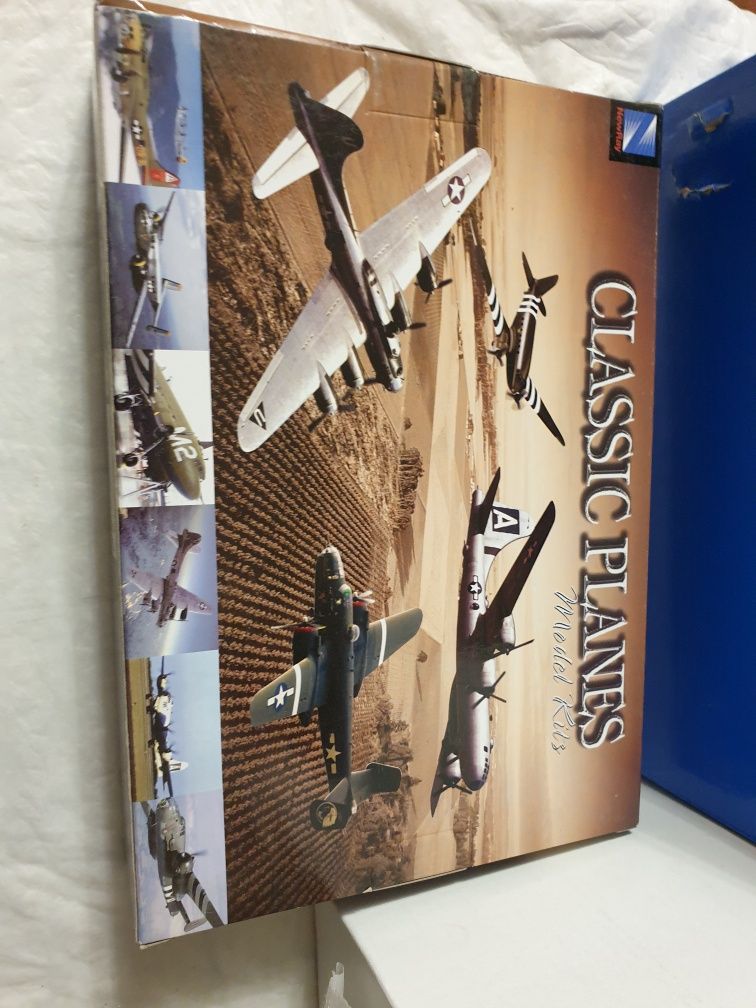 1/100 Classic planes 20105  Boeing B-17 Летающая крепость
