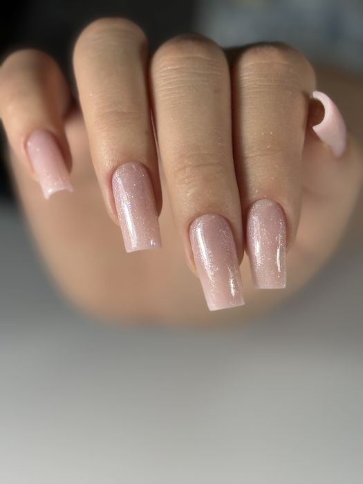 Манікюр у Львові | Покриття гель-лаком | Зміцнення | Дизайн)