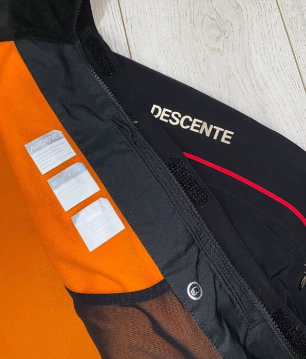 лижна зимова софтшельна куртка Descente DERMIZAX
size чол M-L (50)