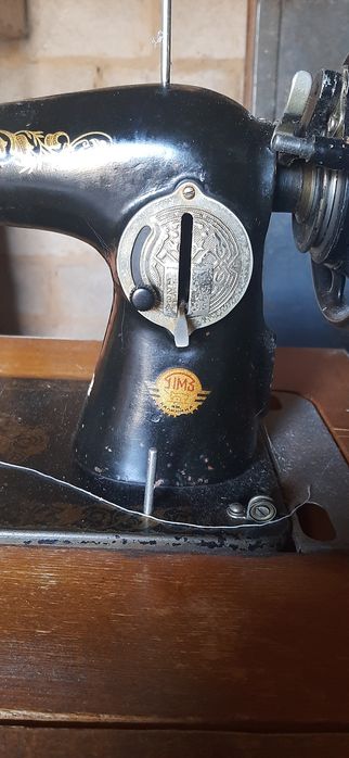 Продам старі швейні машини