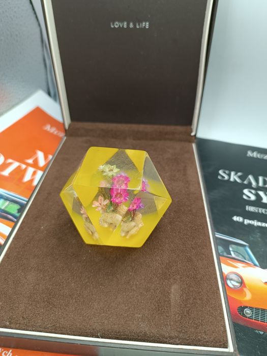 Kostka dekoracje żywca  kwiaty