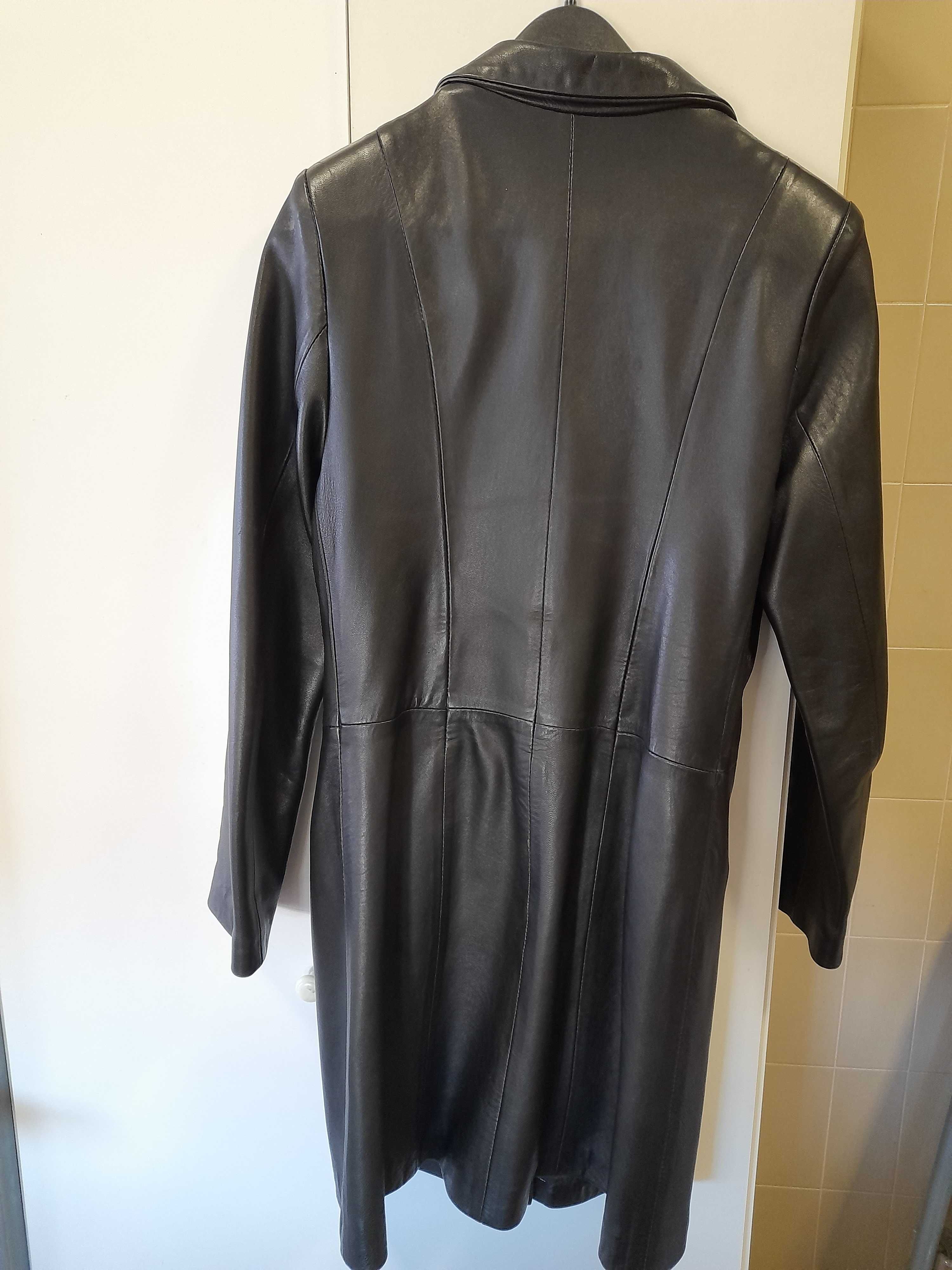Blazer/casaco comprido em pele preta