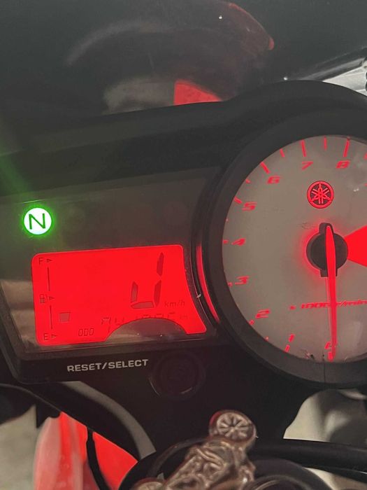 Witam mam  na sprzedaż licznik yamaha yzf r 125 orginalny Okazja !!!