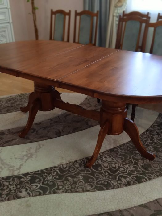 Продам стіл у дуже доброму стані.