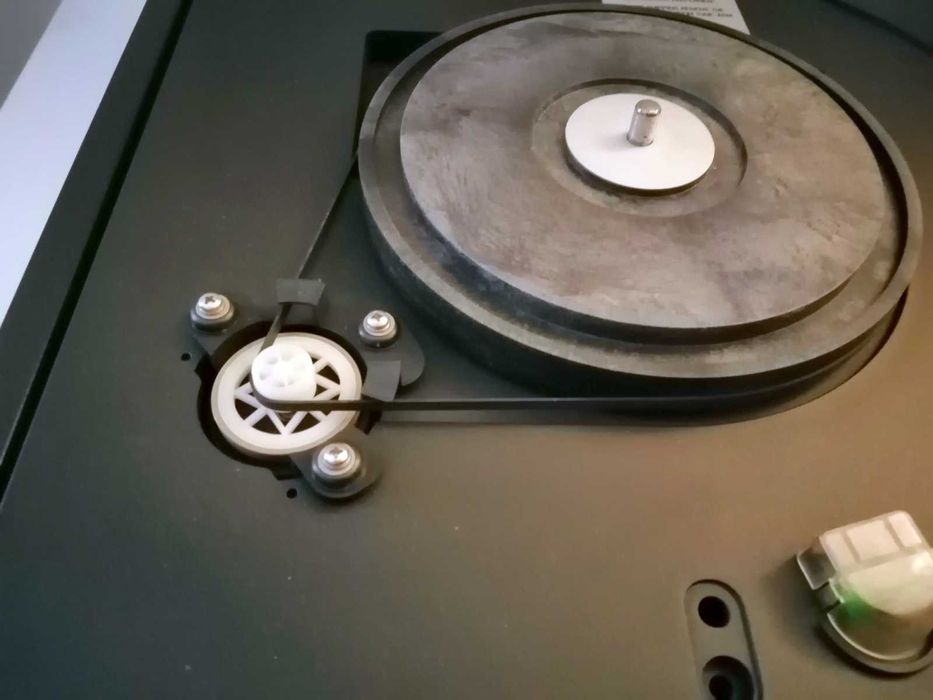 Thorens TD 105 Gramofon z napędem paskowym