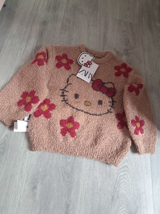 Sweter hello Kitty 110 Zara beż kwiaty zima