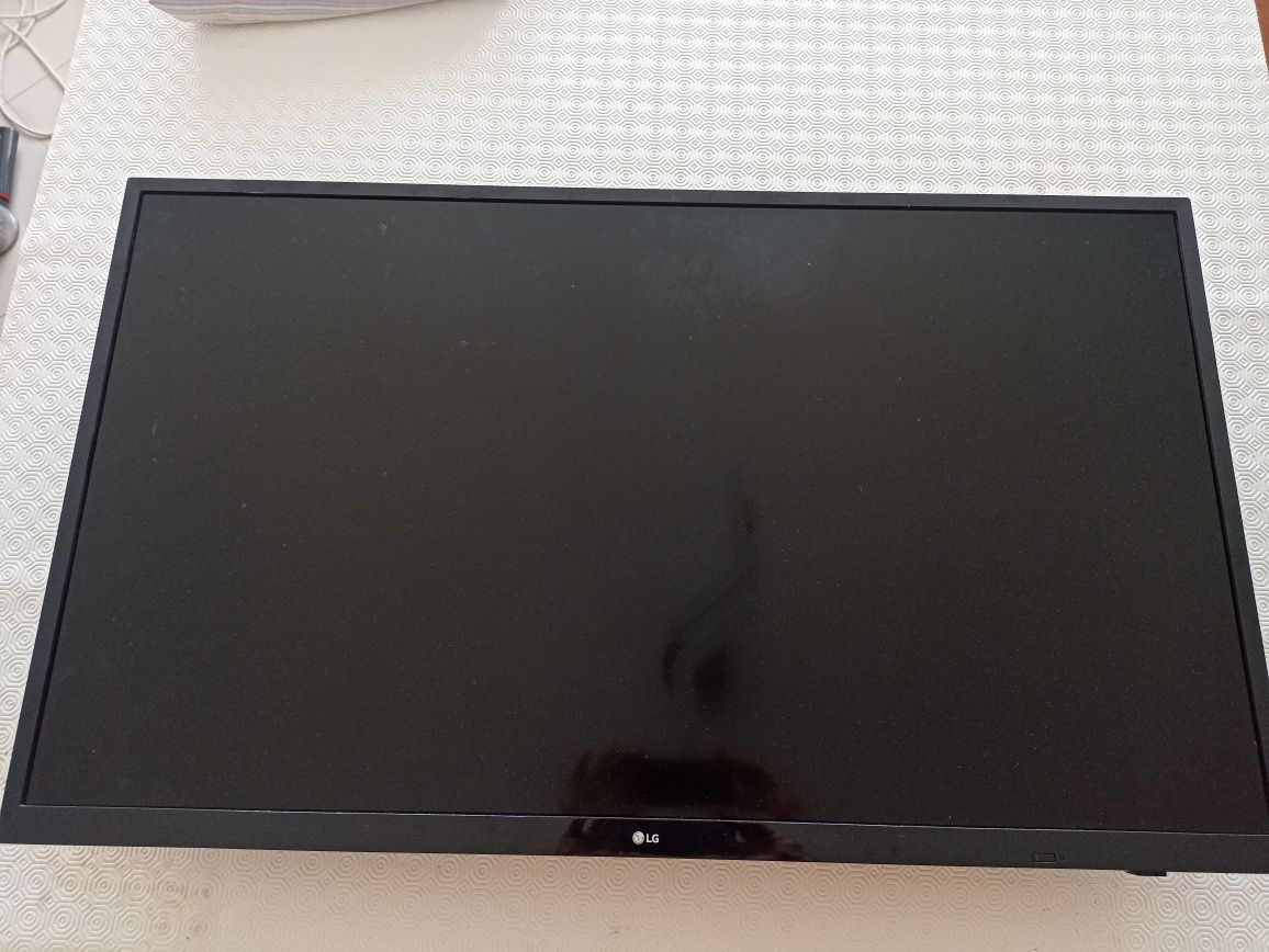 3 TVs com avaria