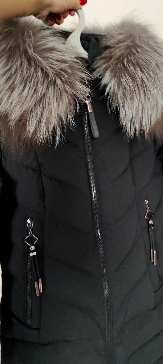 Зимове чорне пальто на синтепоні