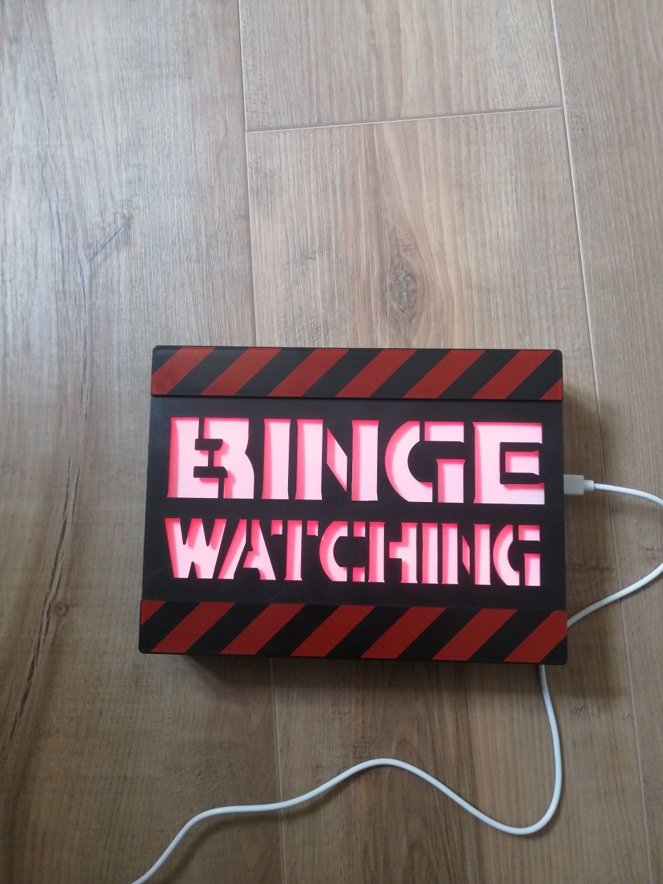 Lampka led "Binge Watching"