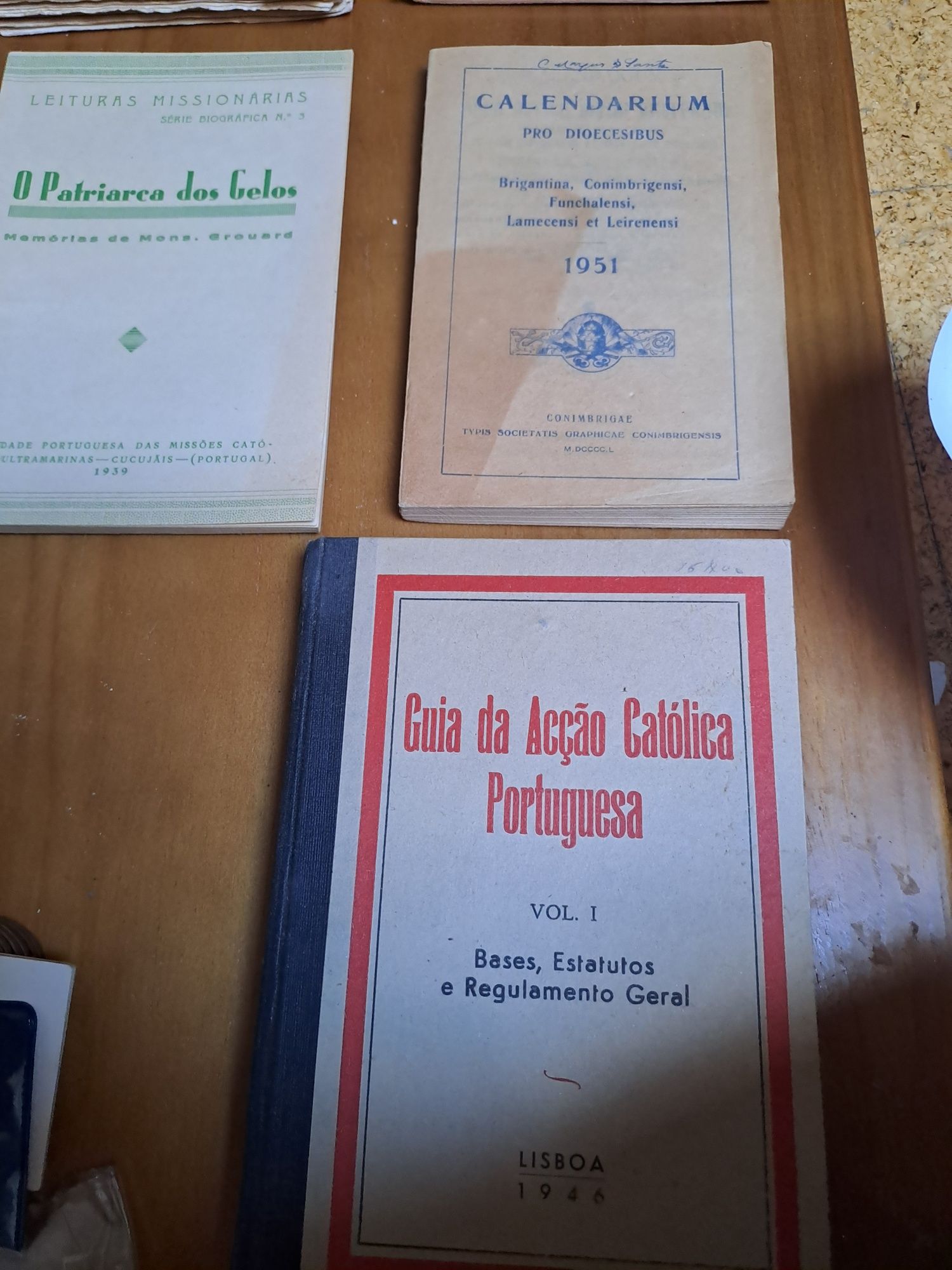 Livros antigos religiosos
