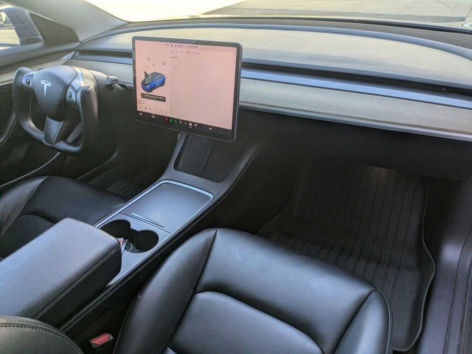 Tesla Model 3 Performance      2021