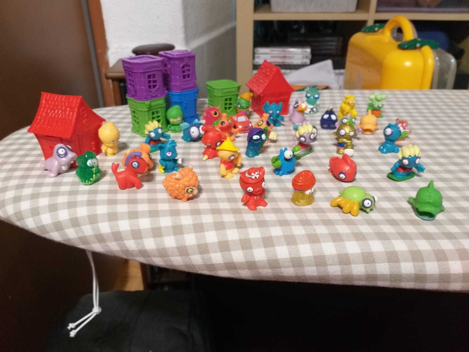 Zomlings figuras e casas