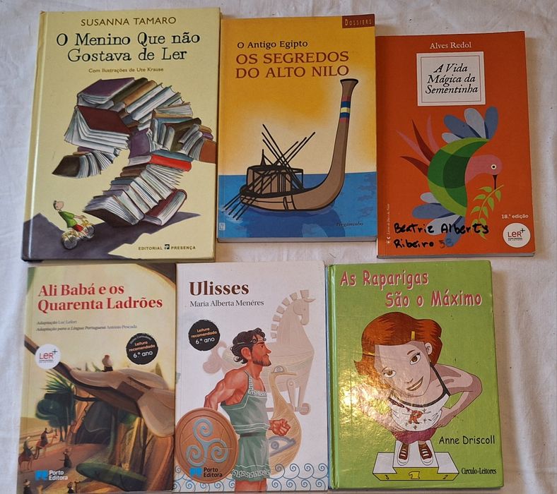Livros variados.