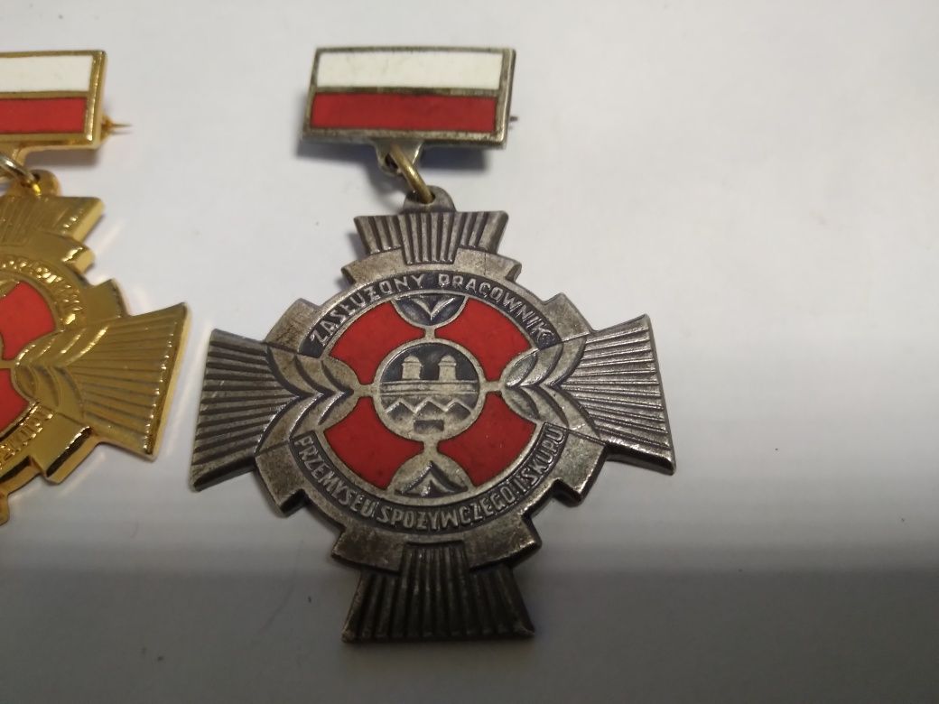 2 odznaki Zasłużony Pracownik przemyslu spożywczego i skupu Prl