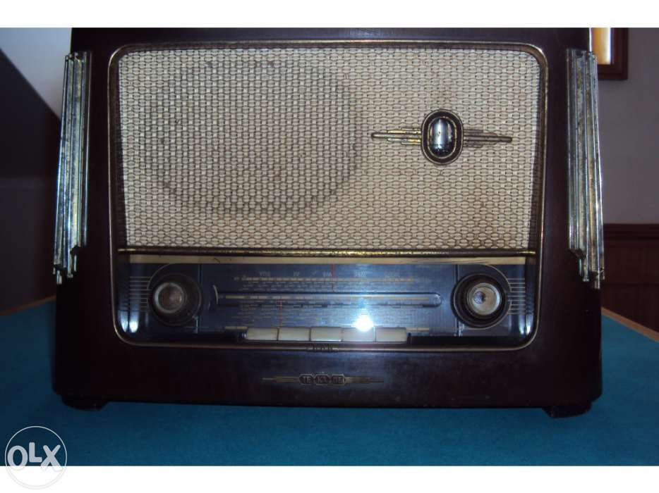 Radio Muito antigo com mais de 70 anos