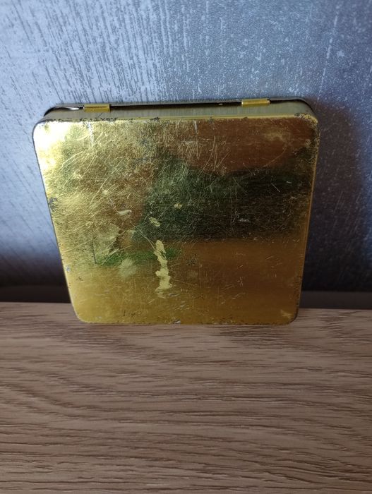 Stare metalowe pudełko . Vintage