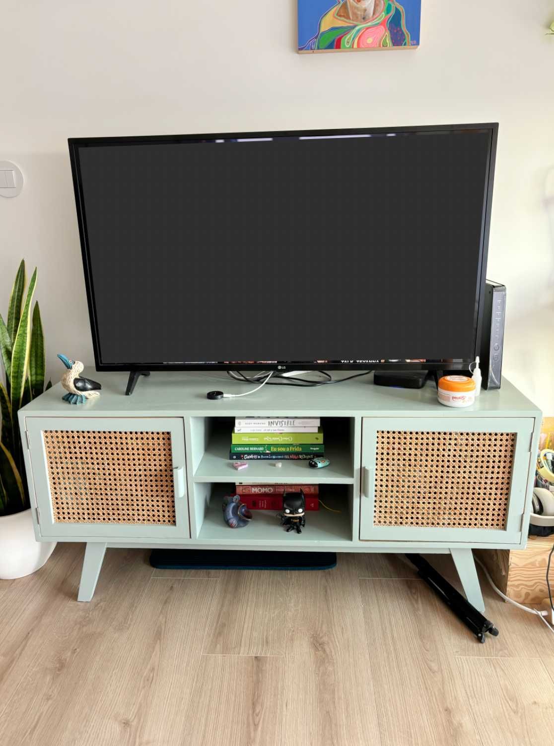 Móvel de TV Madeira Ralik Design Edição Especial