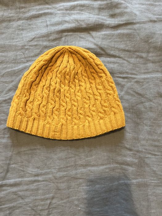 Шапка жіноча