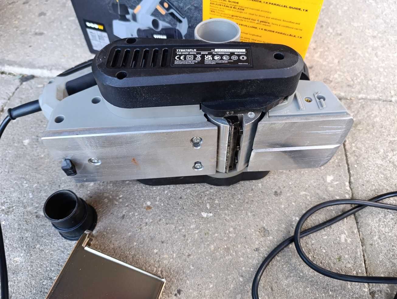 Strug Hebel Elektryczny 900W TitanTTB876PLN 82mm strugarka