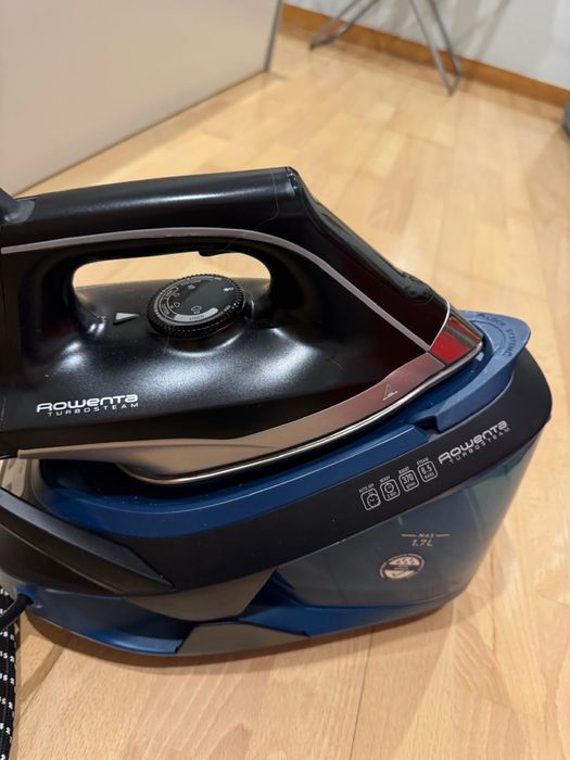 Ferro Rowenta com reservatório de água