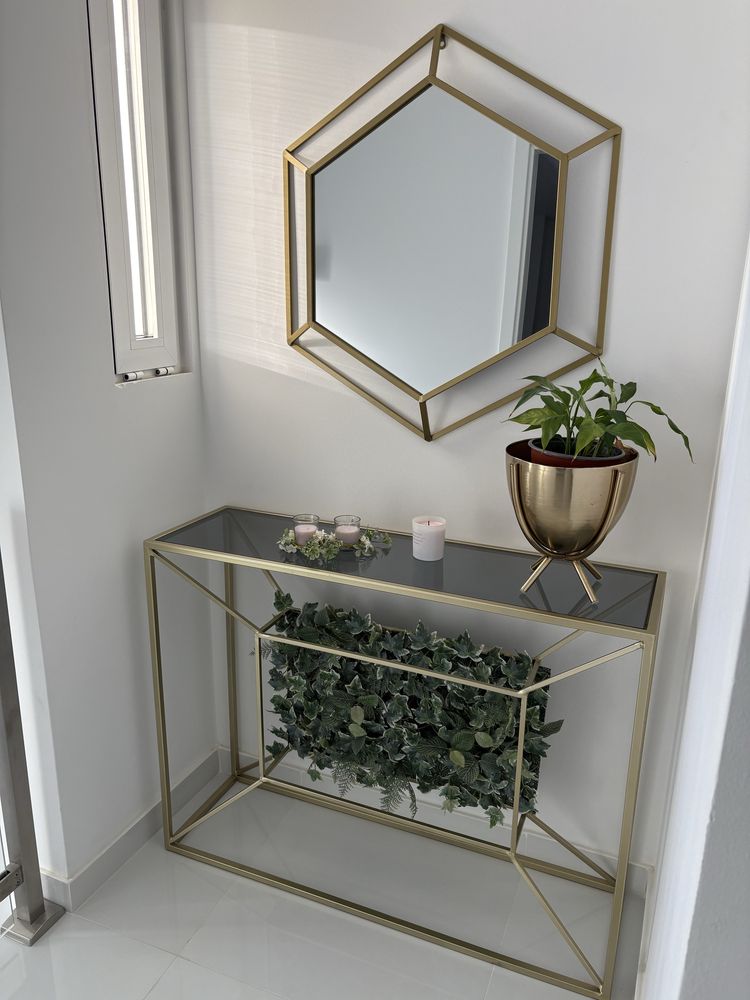Conjunto mesa e espelho como novos