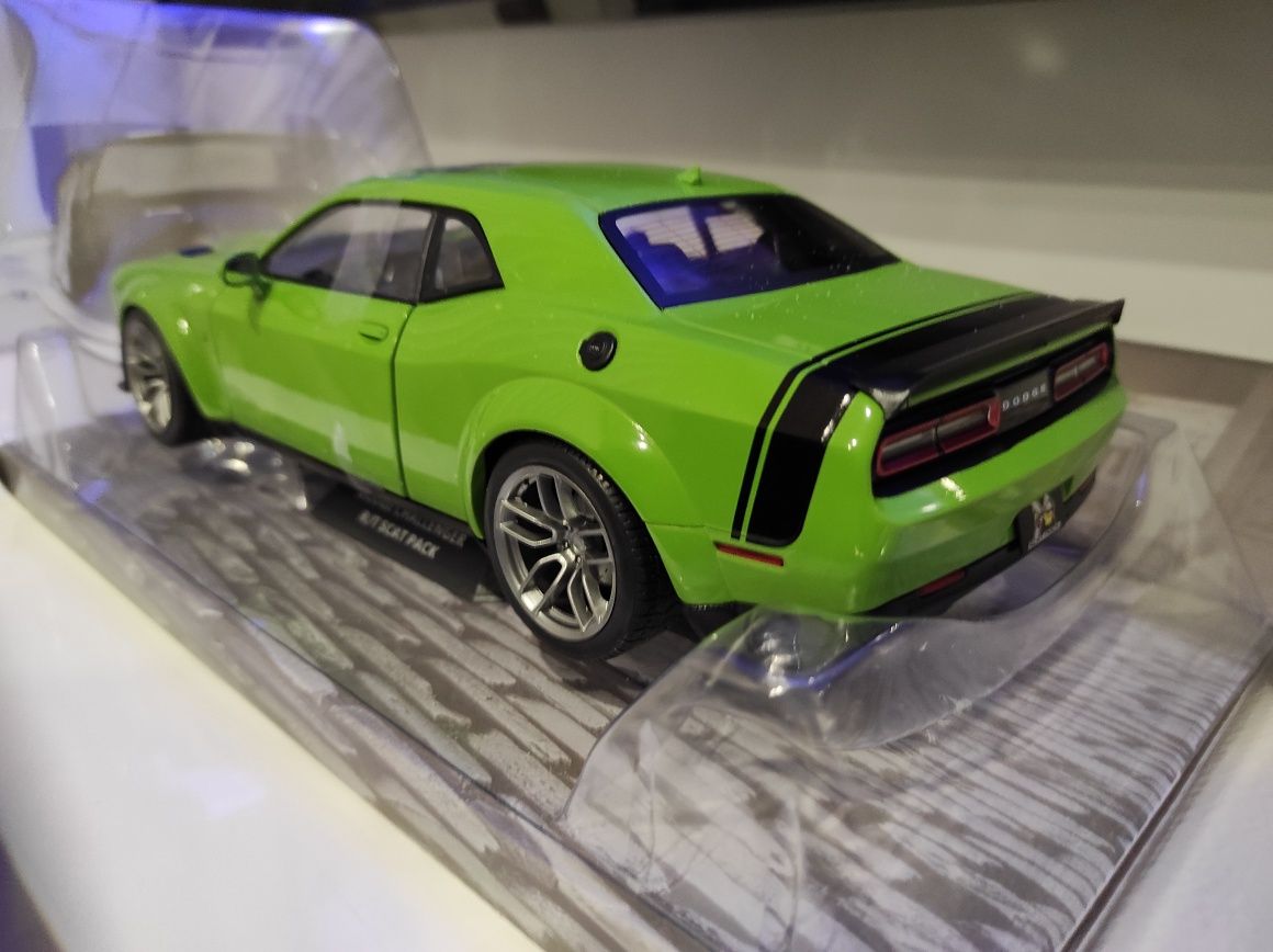 1:18 Dodge Challenger 2020 Rt Solido