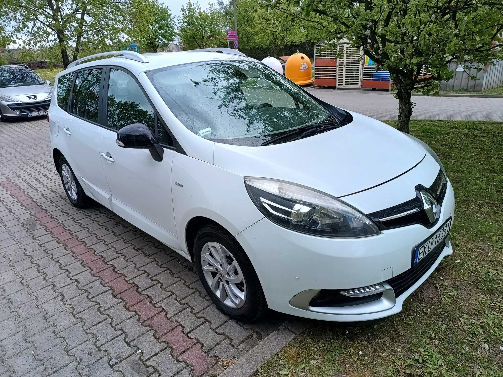 scenik 1,2 tce 130 km. z 2016 roku