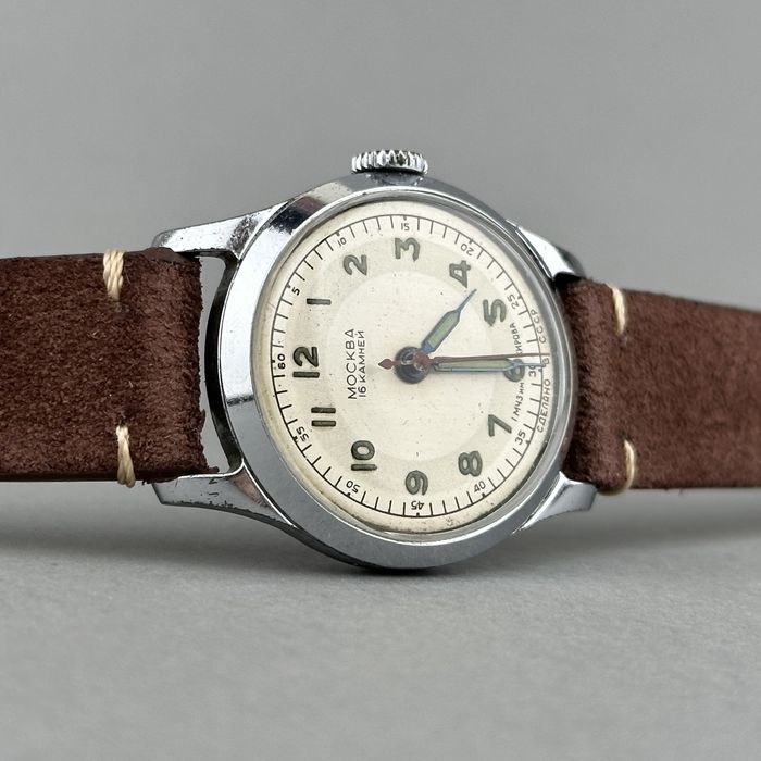 Zegarek vintage Moskva – klasyczny retro styl | męski naręczny | USSR