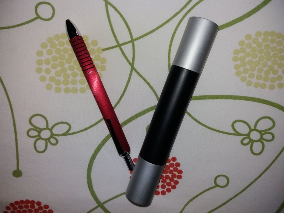 Canetas antigas com caixa