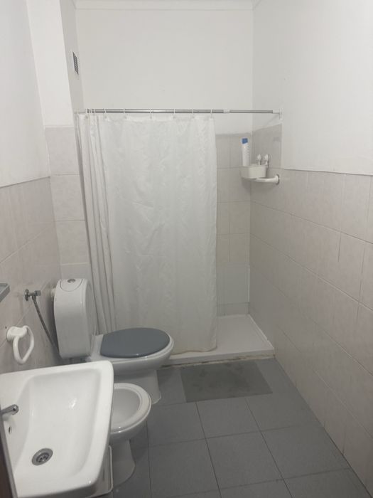 QUARTO no Barreiro para casal c/s filho