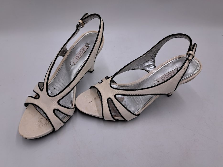 Ecco buty skórzane sandały na obcasie białe czarne lamówki 36