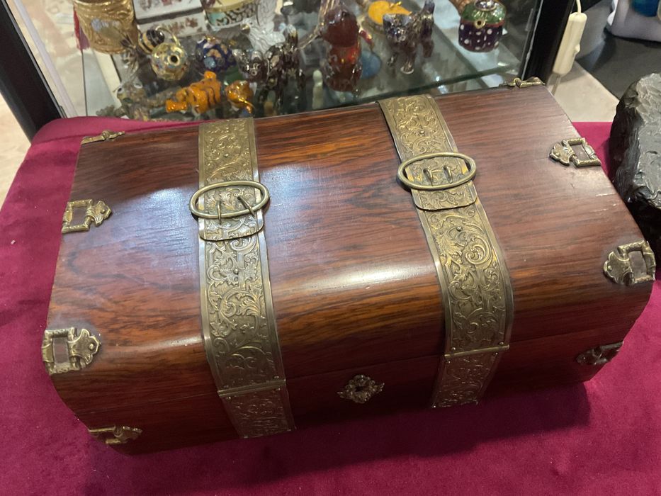 Caixa FRANCESA em pau santo com 23x14x10cm ,