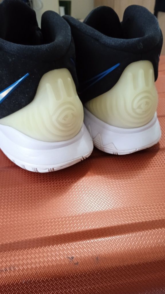 Кросівки Nike Kyrie 6 EP - 44,5 розмір. Оригінал