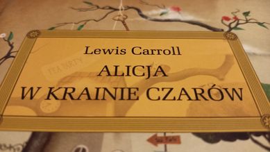 Alicja w krainie czarów. Lewis Carroll książka