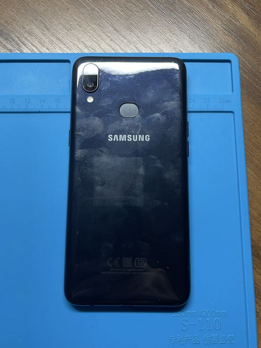 Samsung a10s.