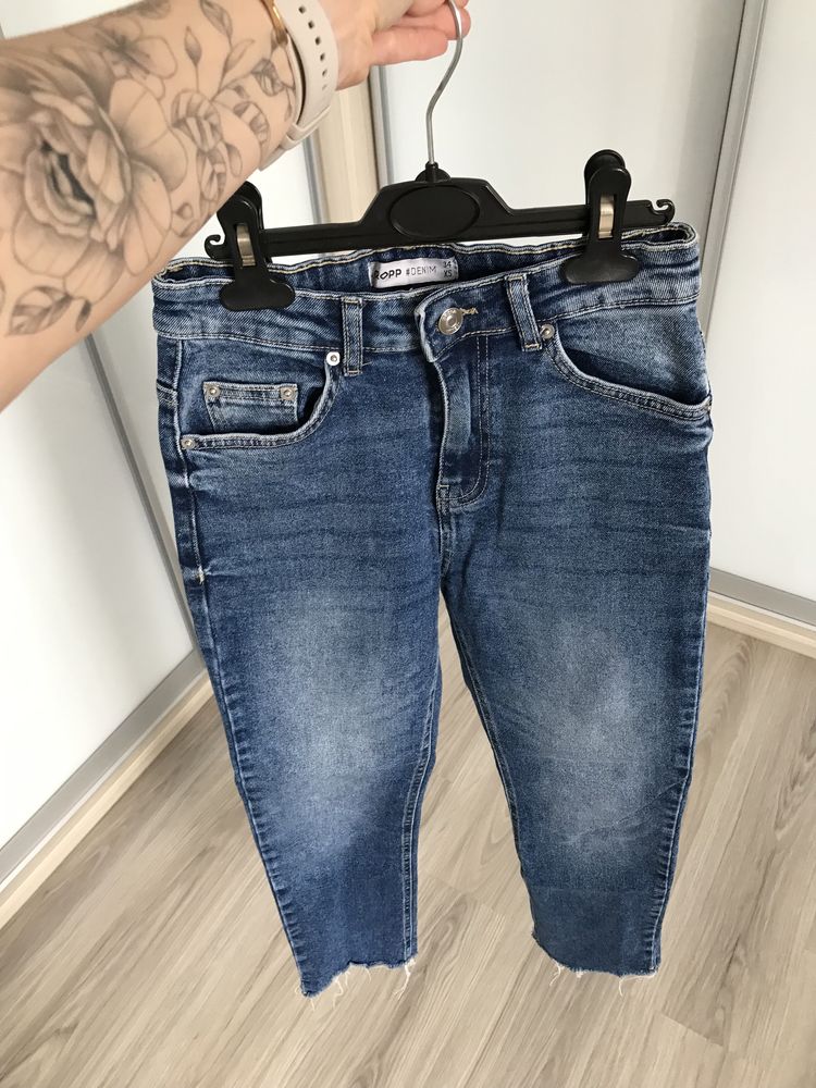 Spodnie Jeansy Mom Wysoki Stan Jeans Cropp XS/34