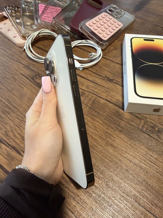 Złoty Iphone 14 pro 128 GB + gratisy