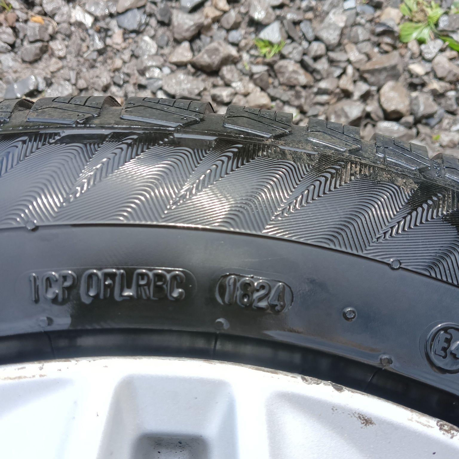 Felgi z oponami zimowymi Ford Kuga 6 szt.
