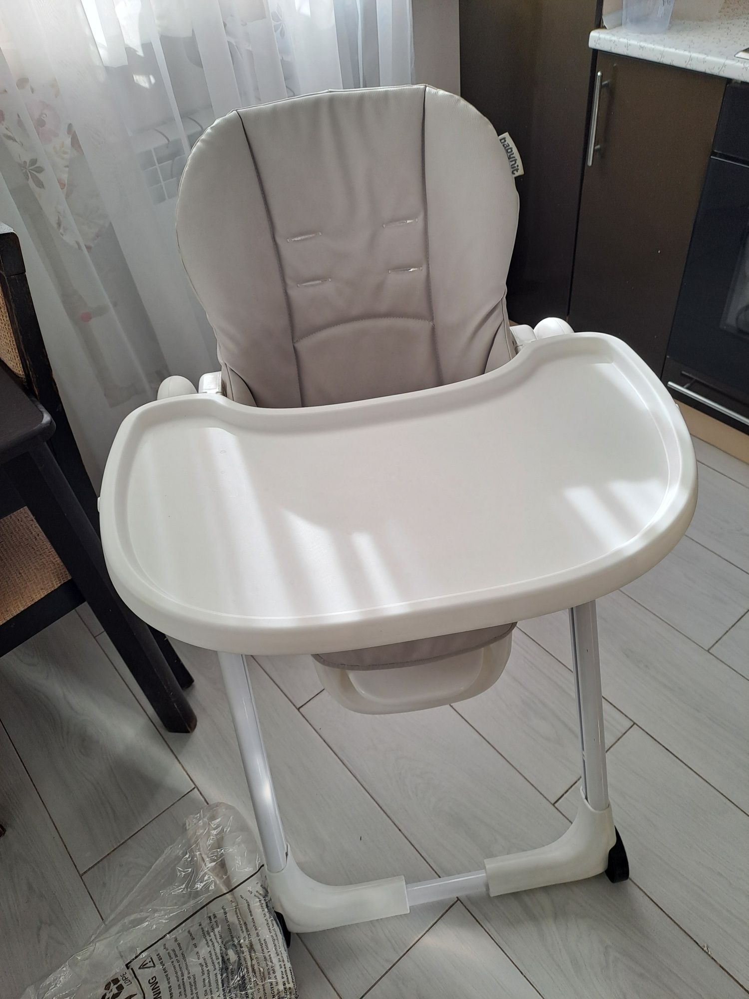 Продам  стульчик для кормления