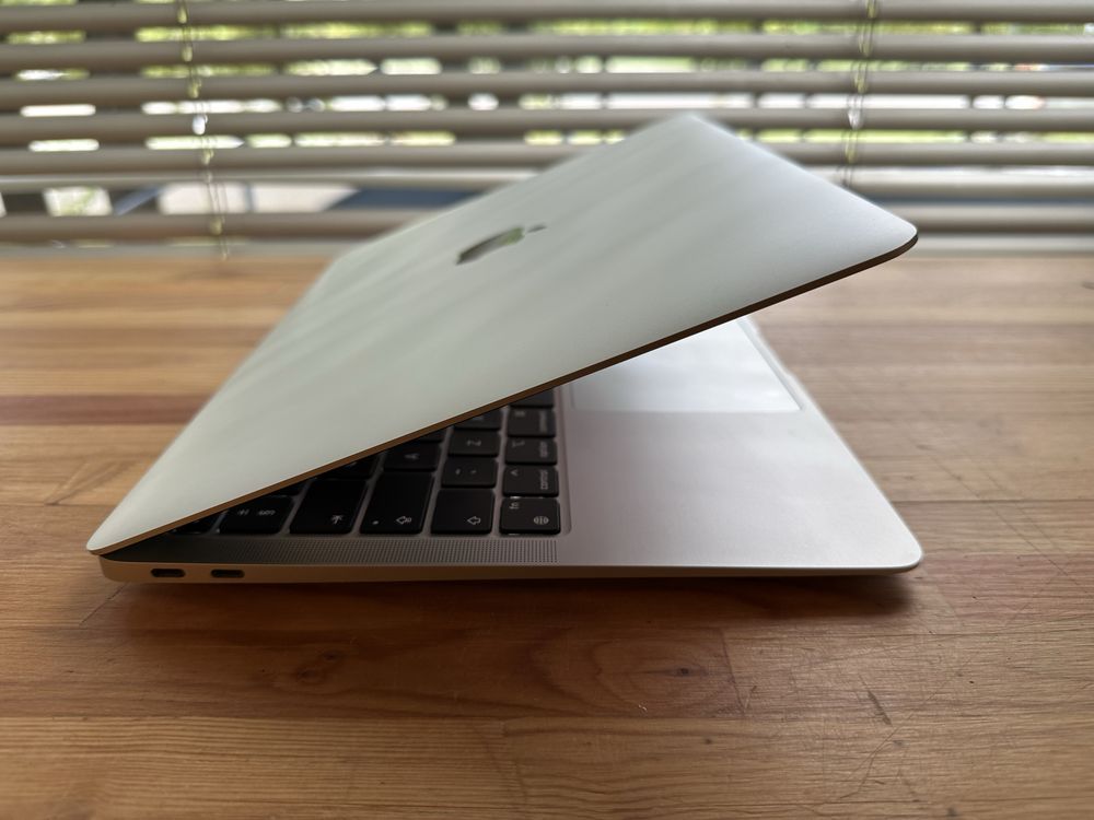 M1 16gb 512gb Laptop Apple MacBook Air 13 A2337 srebrny klasa A FV